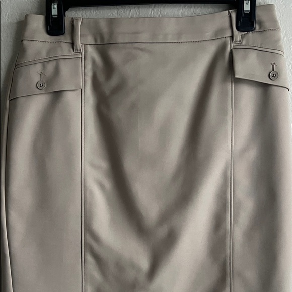 NWOT WHBM Pencil Skirt in CobbleStone (Tan) In Size 4 - Picture 2 of 13